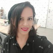 אורית גרושטיין  מוציאה עסקים לאור