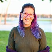 מיקה קריאל  המרכז לתקשורת מחברת