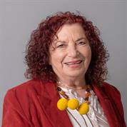 נעמי פסטרנק  אלוורה פוראוור