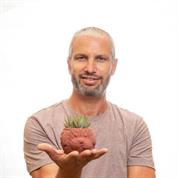 לעוף על המרפסת