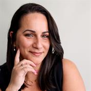 StepUp By Rinat מנחה סדנאות מכירה.