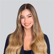 הופכת עסקים למותגים בולטים