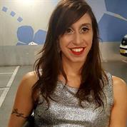 צורפת ומעצבת תכשיטים