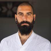 דניאל ינקלביץ' - מטפל במגע