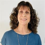 אביבה היינה להתאהב בחיים מחדש-מאמנת נשים לקראת פרישה ואחריה