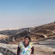 לגעת במילים