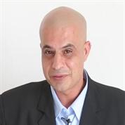 דניאל שקורי