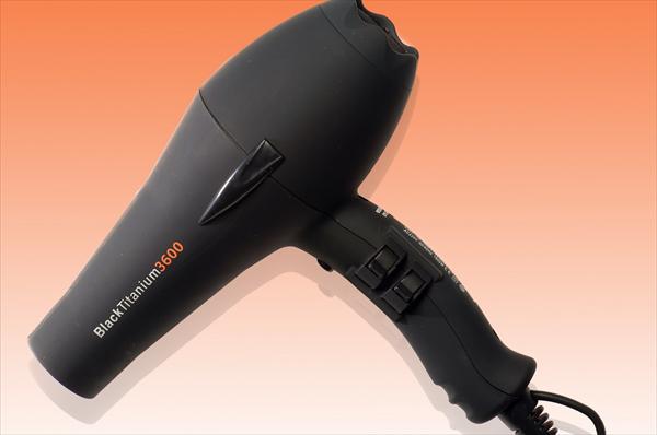 מייבש שיער Black Titanium 3600