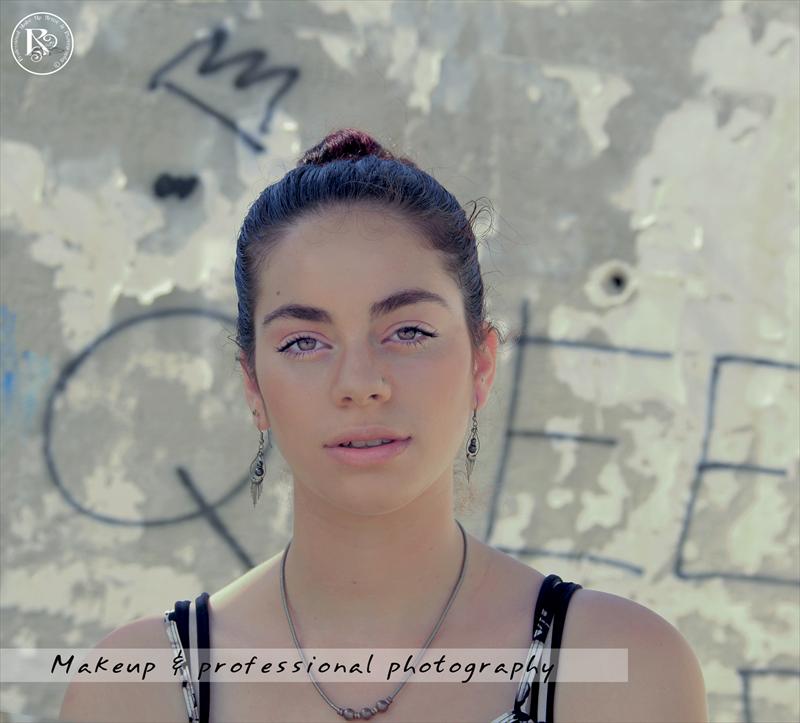 איפור עדין לבוק-צילום