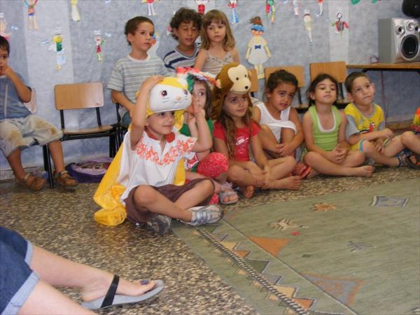 סיפור והצגה בהשתתפות הילדים