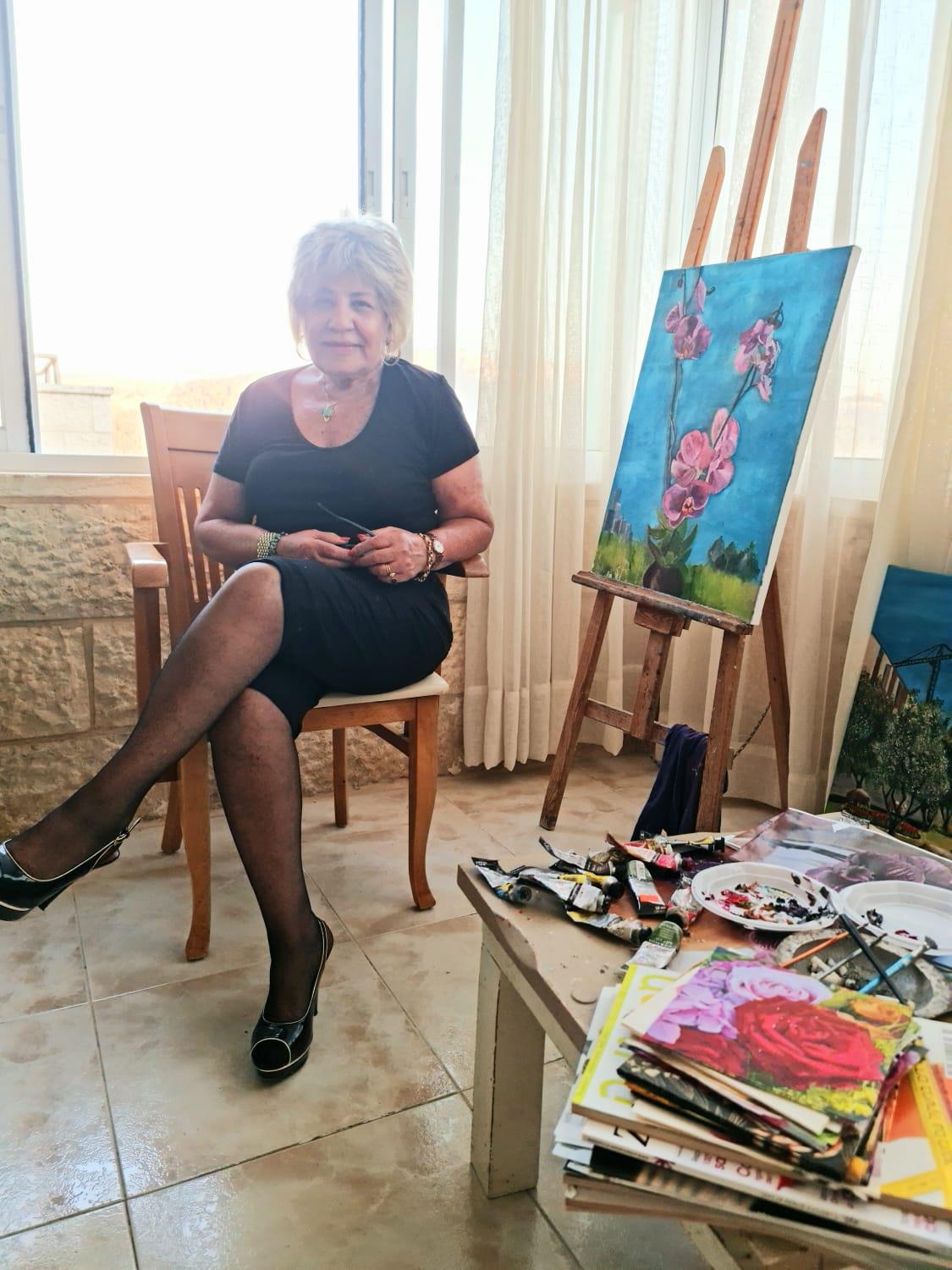 פרידה פירו frida piro יוצרת אמנית ציירת אמנות ישראלית מודרנית עכשווית ריאליסטית פמיניסטית בסטודיו
