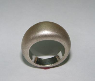 טבעת נישואין מאט בומביי