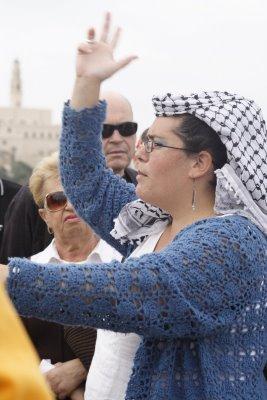 שושלת שלוש - סיור מומחז