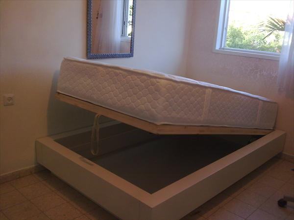 מיטה צפה +ארגז מצאים