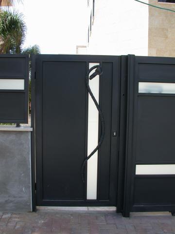 שער משולב זכוכית