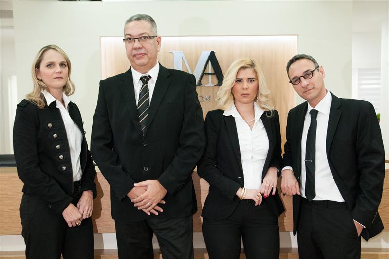 צוות עורכי הדין