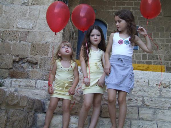 חליפות לבנות