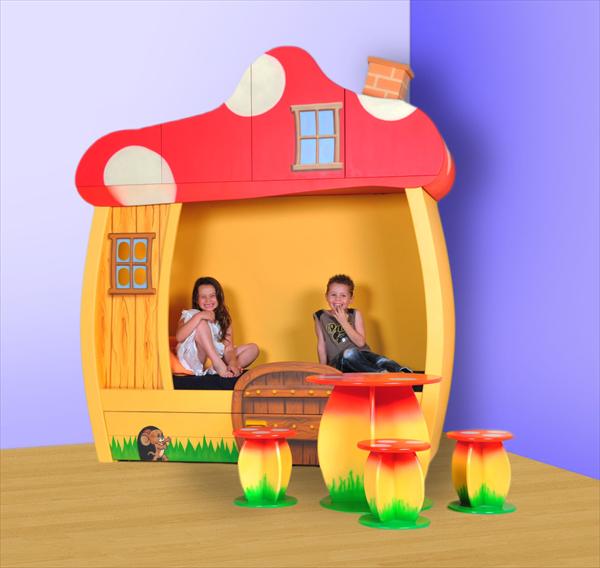 מיטת נוער פטרייה ביער