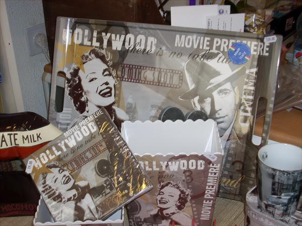 מוצרי Hollyhood