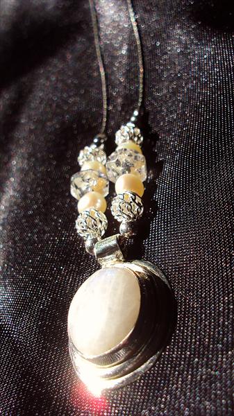 שרשרת moonstone