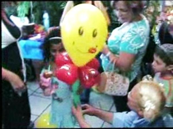 פינת יצירת דמויות מבלונים לאירועים