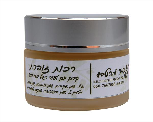רכות זוהרת- קרם טיפוח לעור הפנים.