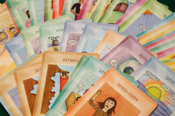 הקלפים