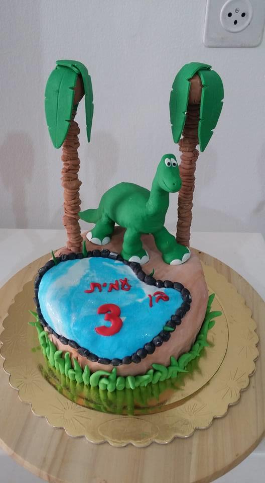 עוגת דינוזאורים