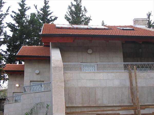 גגות רעפים משולבים
