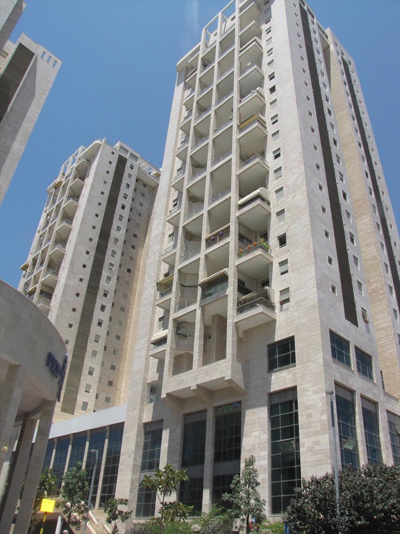 נמכרה דירה בבנין צרפתי המפואר בראשון לציון