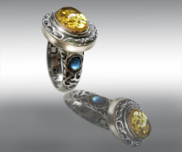 *Amber* ring