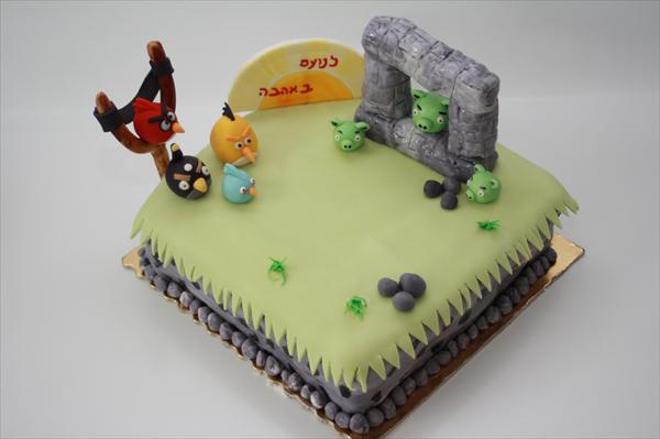 עוגה מעוצבת בבצק סוכר - Angry Birds