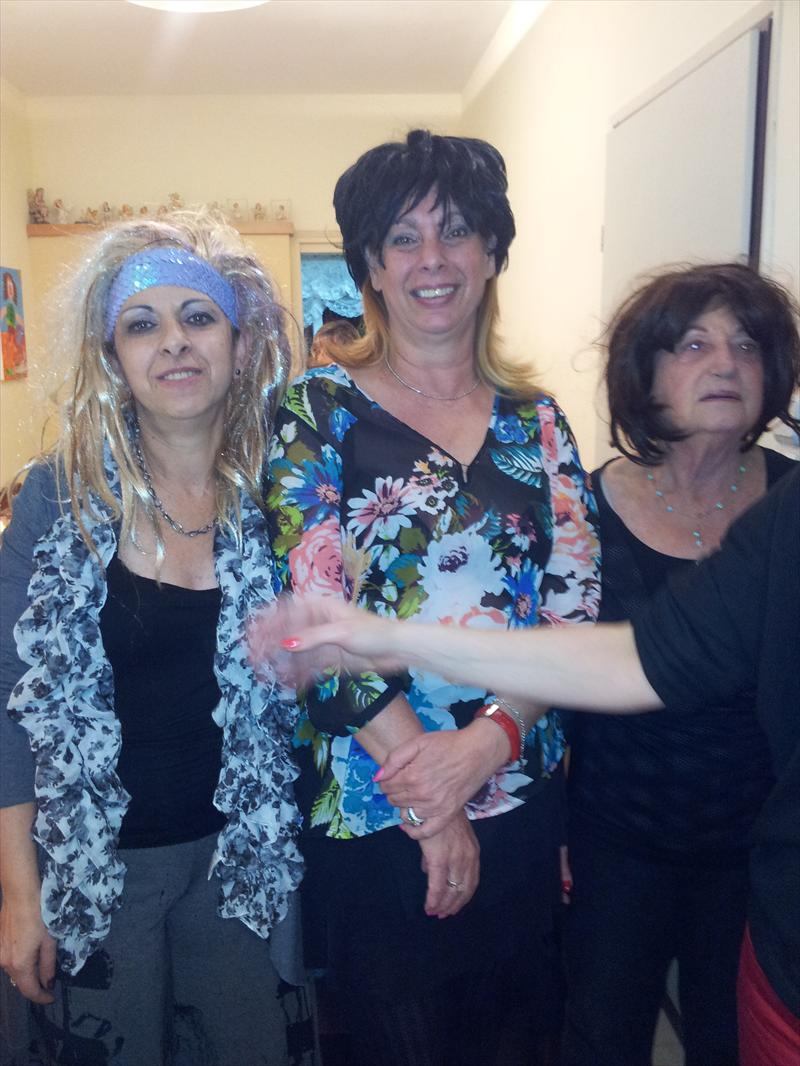 חוג בית לנשות ויצו - סדנת צחוק