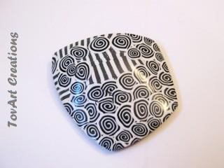 סיכה לבגד / SOLD