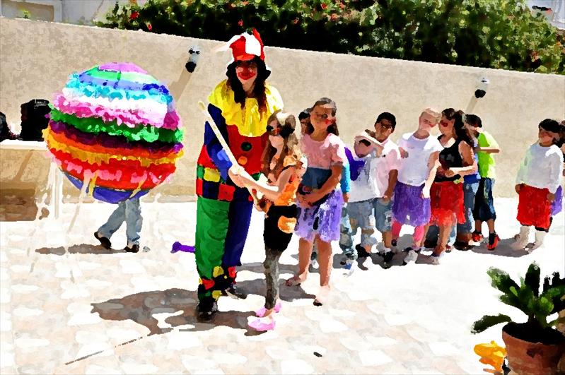 פיצוח פיניאטה ביום הולדת