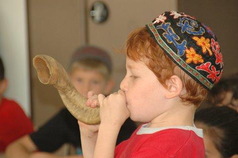 תוקעים בשופרות