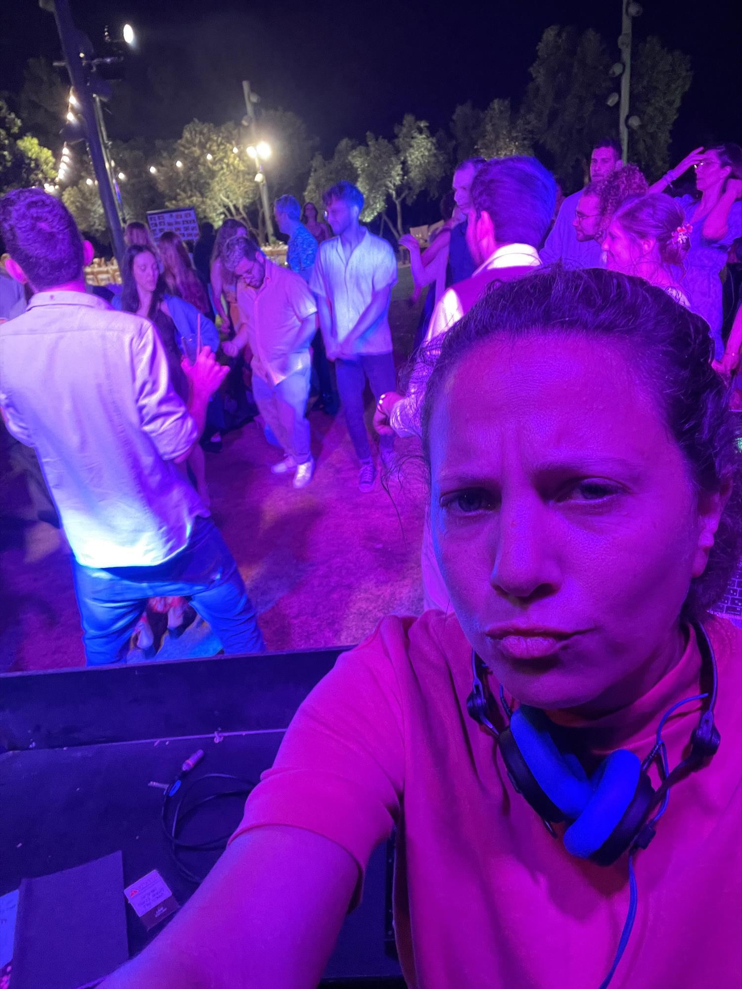 אז מה קורה מהעמדה של ה DJ