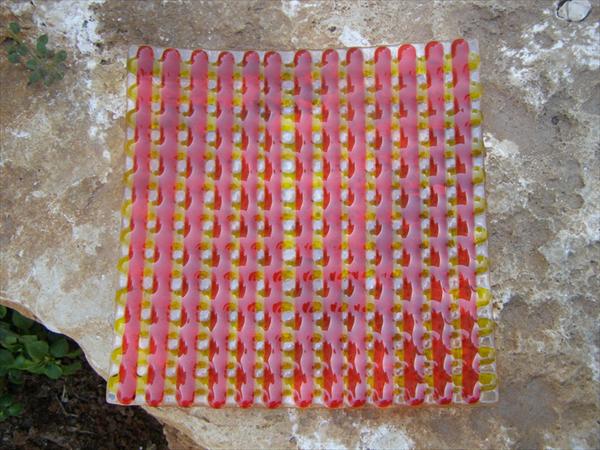 צלחת בדוגמאת רשת 30*30