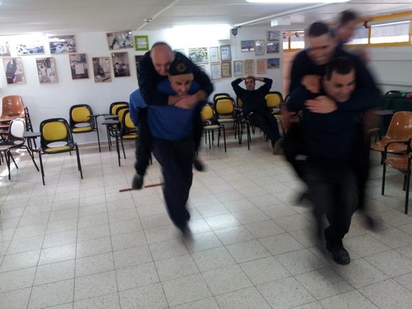 הידוק עבודת צוות גברית