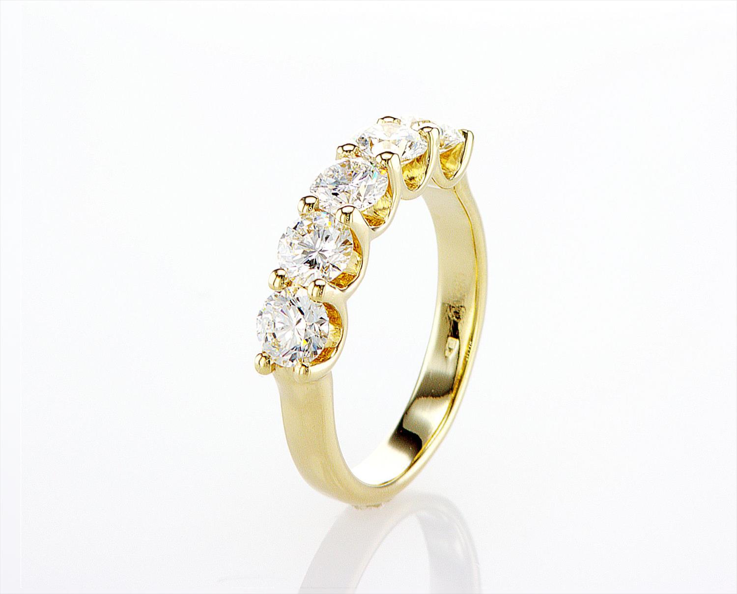 Half eternity 5 diamond eternity band ring. טבעת איטרניטי 5 יהלומים