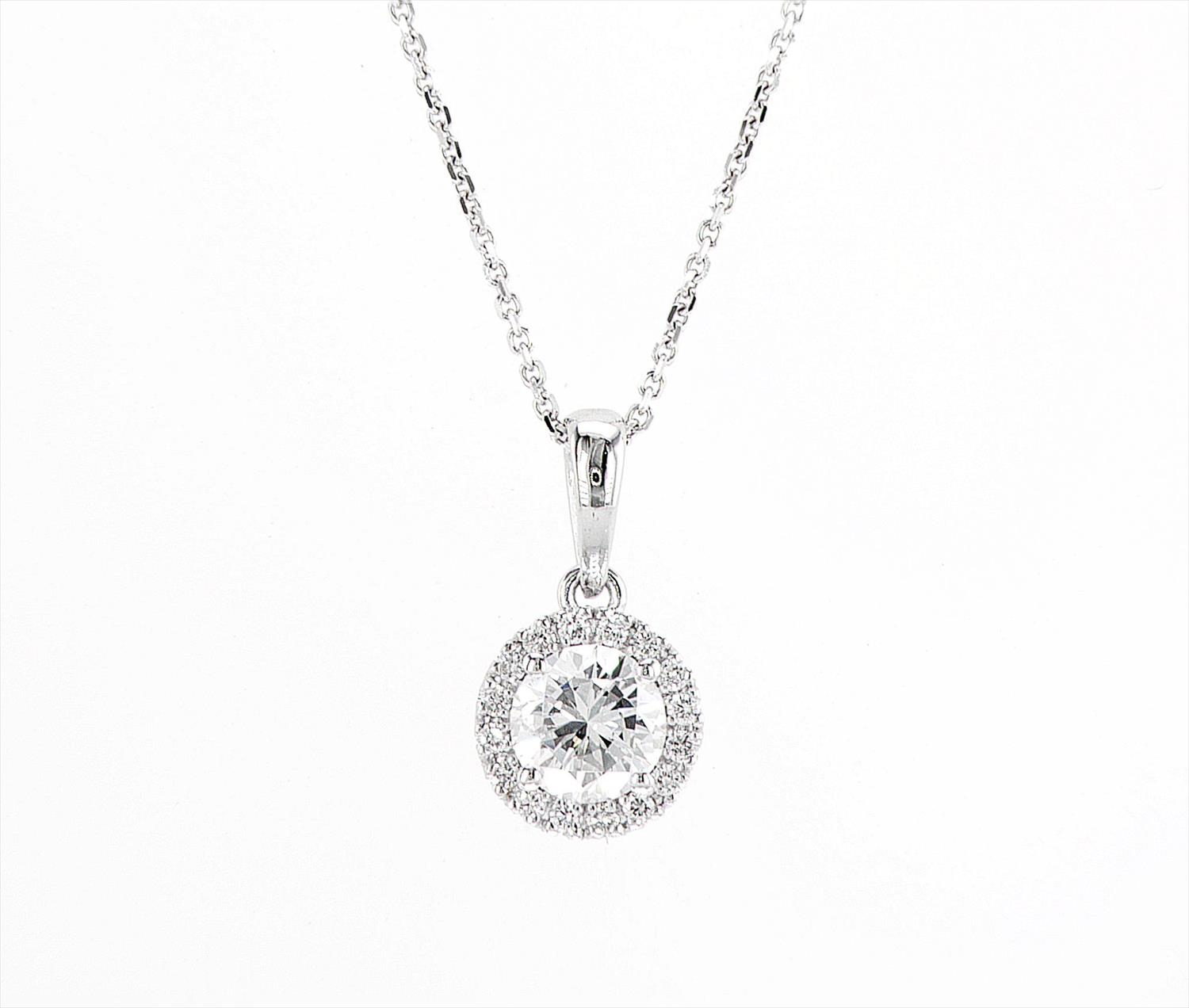 תליון יהלום עגול עם היילו של יהלומים מסביב round diamond pendant with round diamond halo