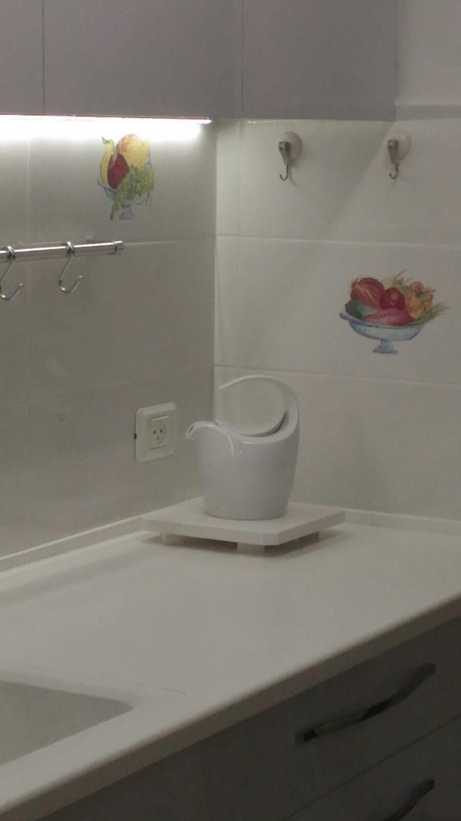 מטבח עם איורים מקוריים