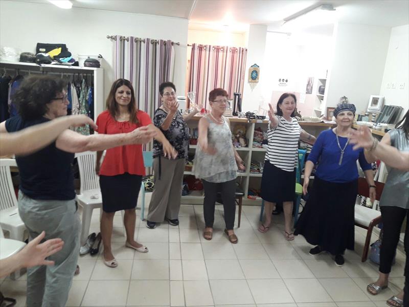 מתנדבות