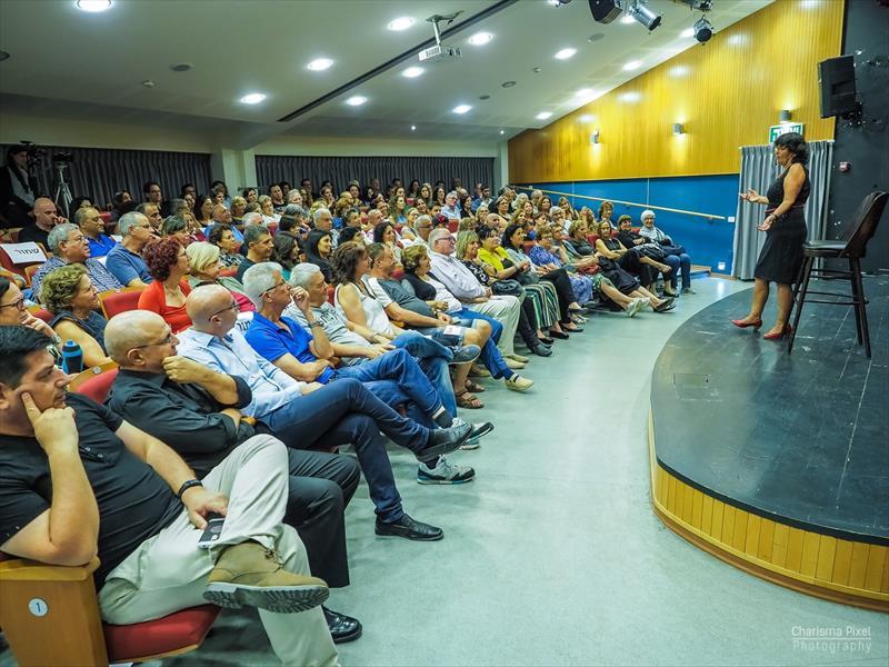 מופע סטנדאפ