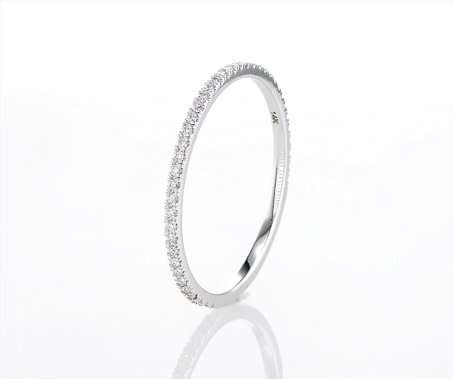 טבעת איטרניטי צרה משובצת יהלומים narrow diamond set eternity band ring