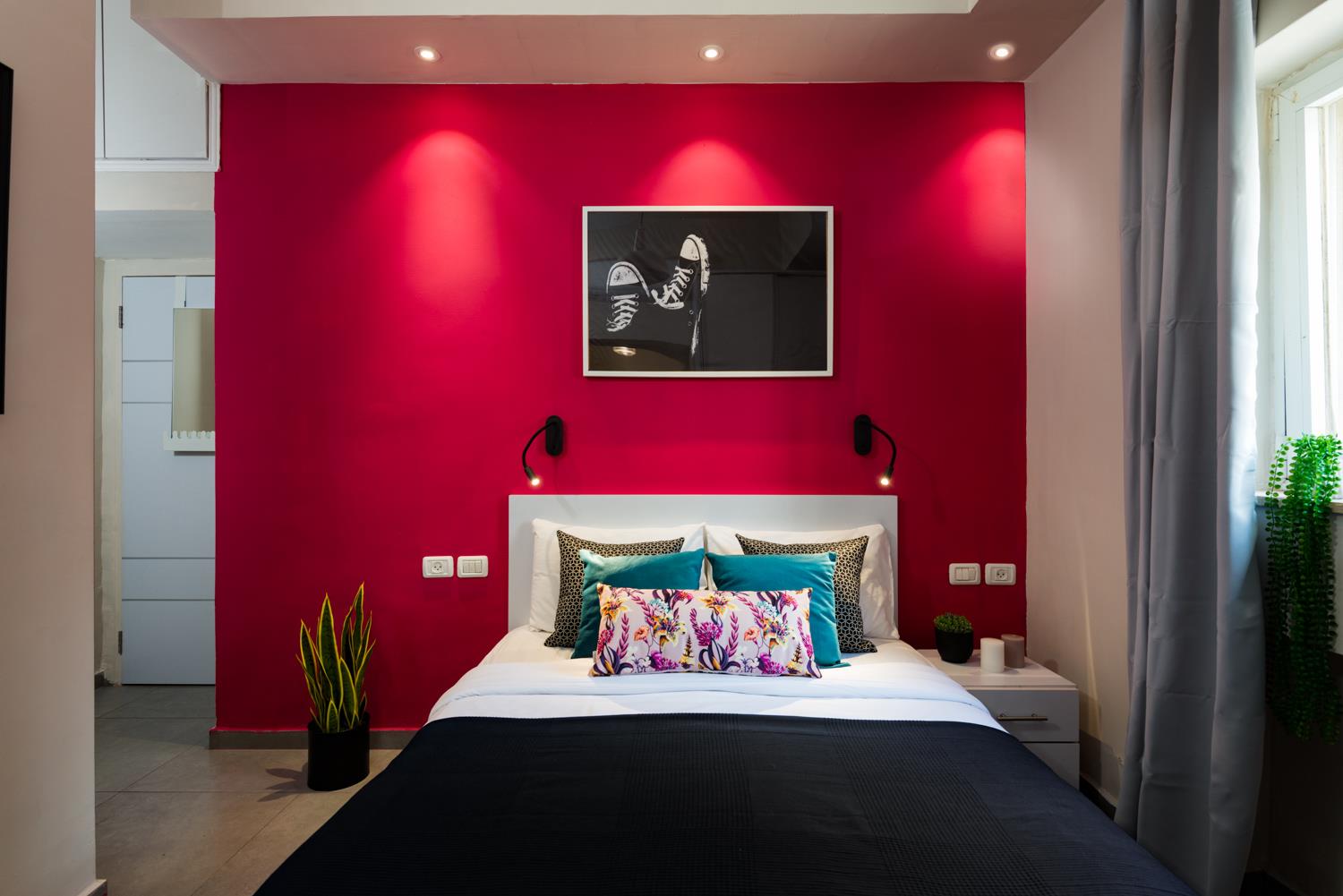 עיצוב חדר שינה בדירת אירוח airbnb