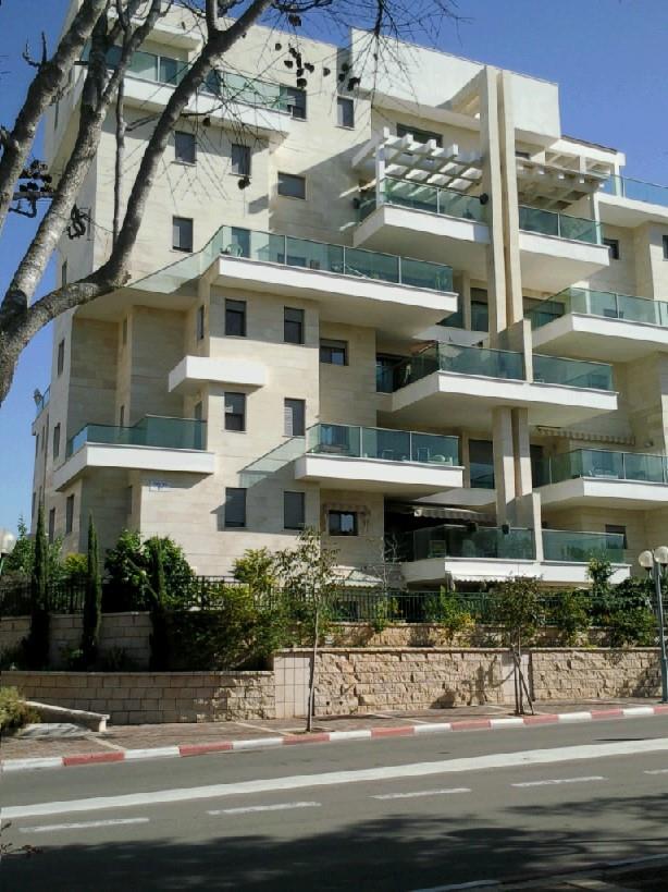 בניין באחזקתנו