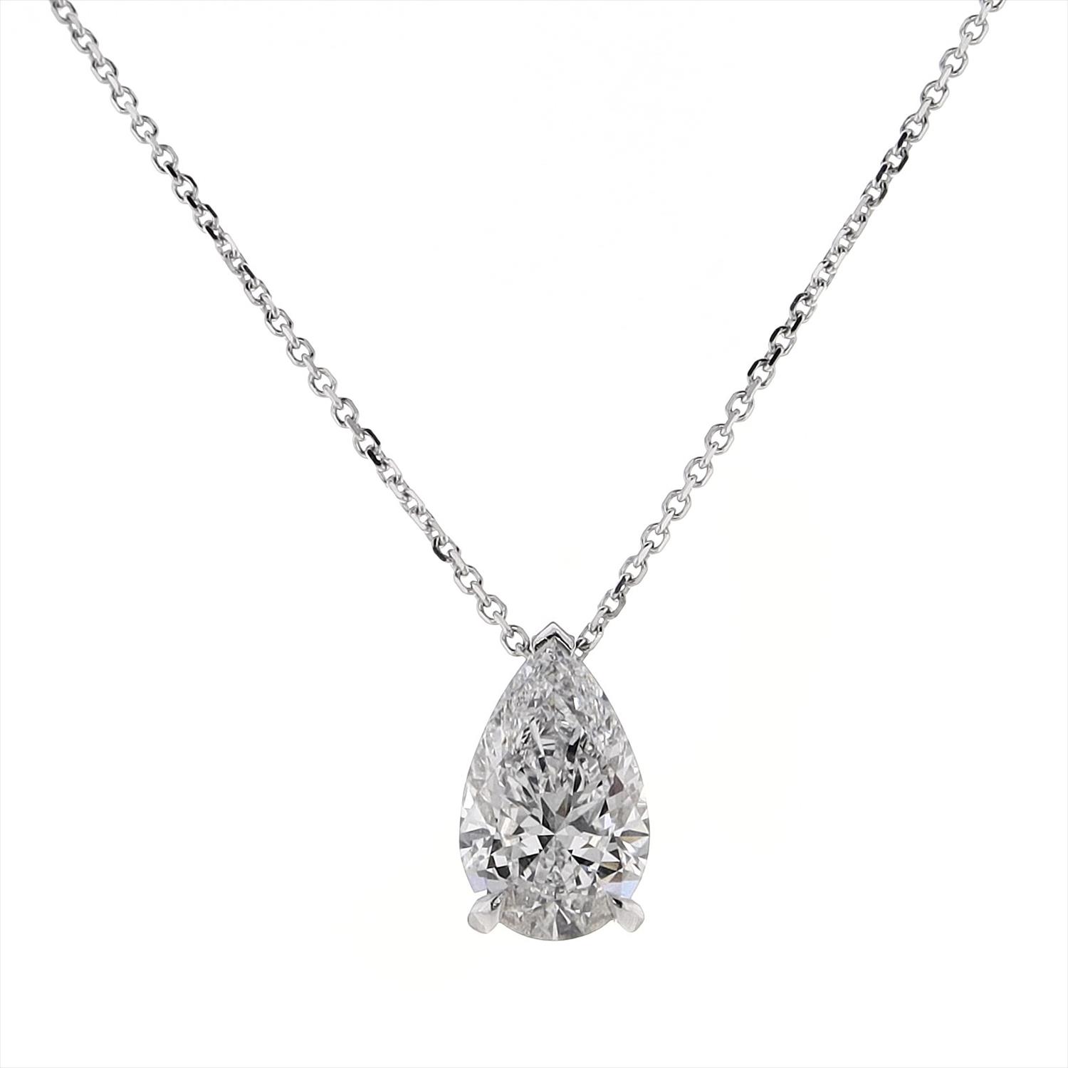רשרת תליון זהב משובץ יהלום טיפה 2 קראט. necklace and pendant set with a 2 ct pear shape diamond