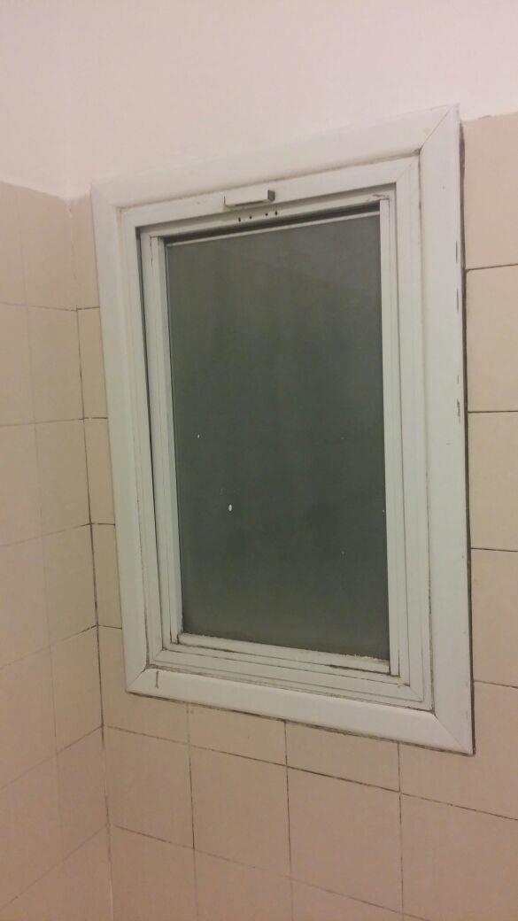 חלון קיפ צבע לבן