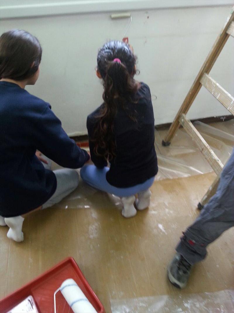 שיפוץ ספרייה בקיבוץ
